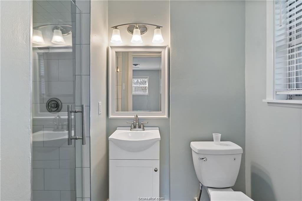 21086 Texas Highway 6 - Photo 6 of 22