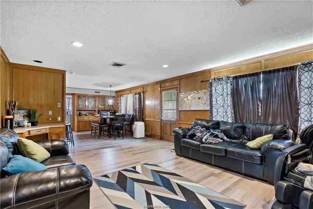 2508 Memorial Drive - Photo 6 of 26