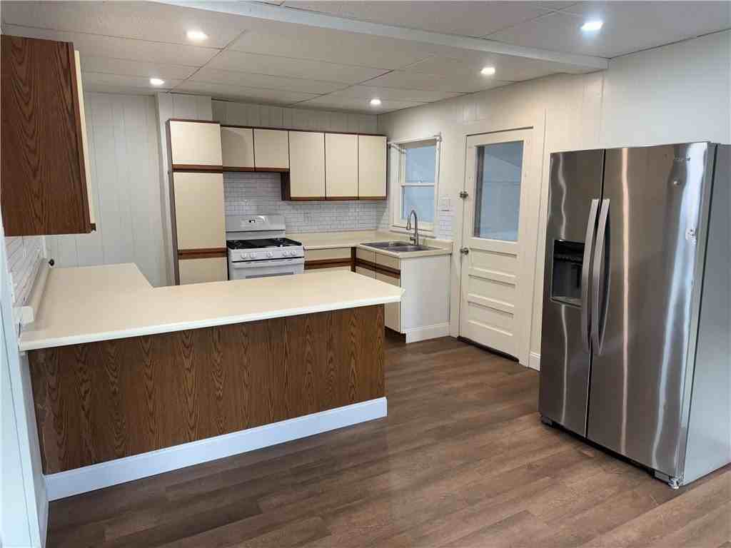 210 Conhocton Street - Photo 2 of 9