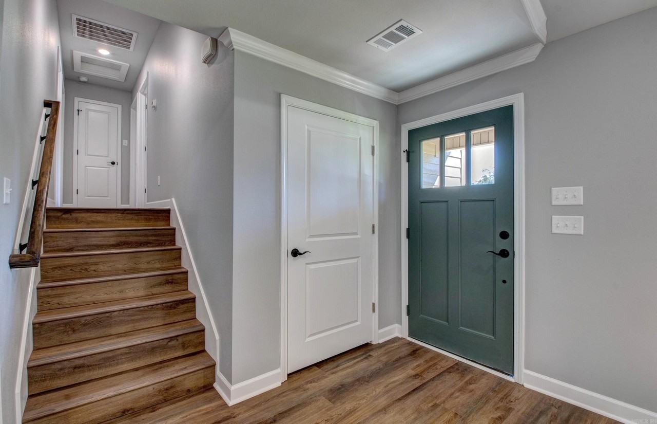 115 Halifax Cv - Photo 4 of 42