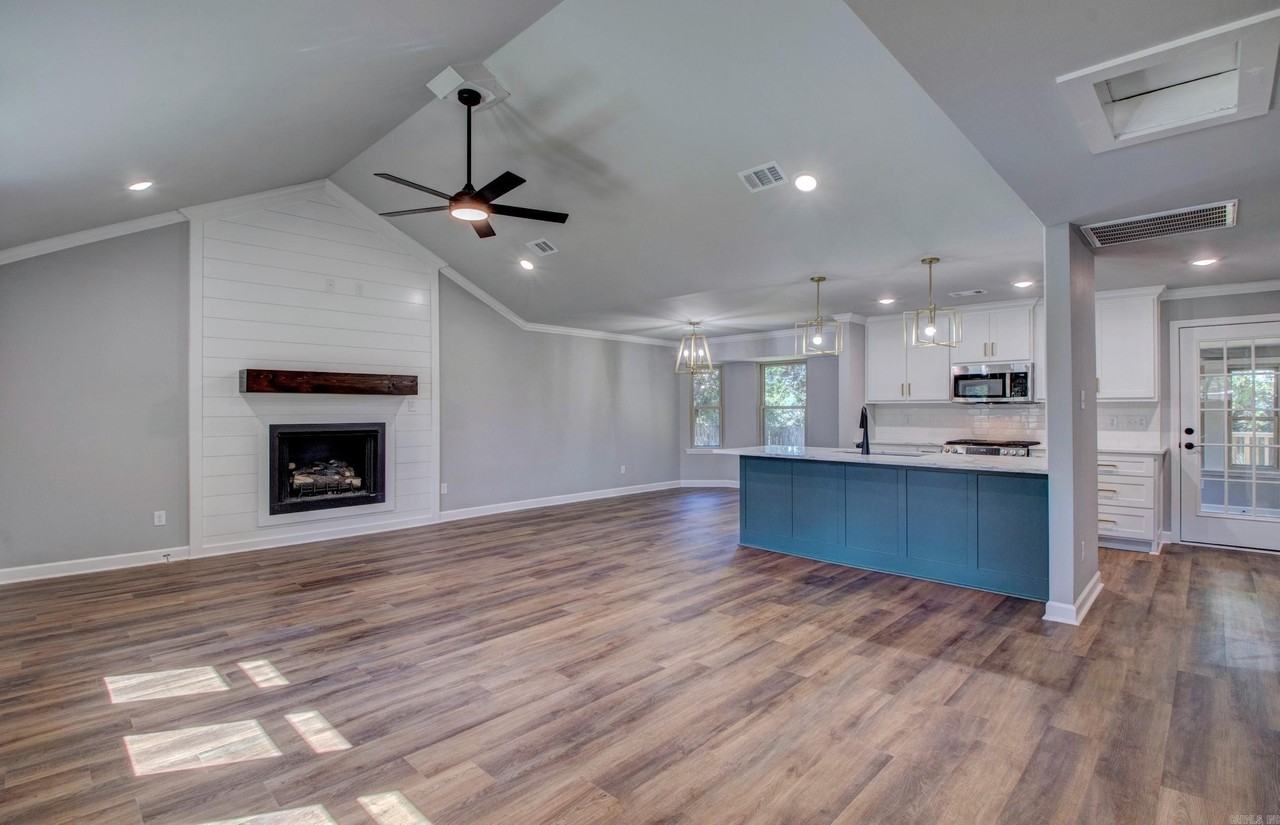 115 Halifax Cv - Photo 5 of 42