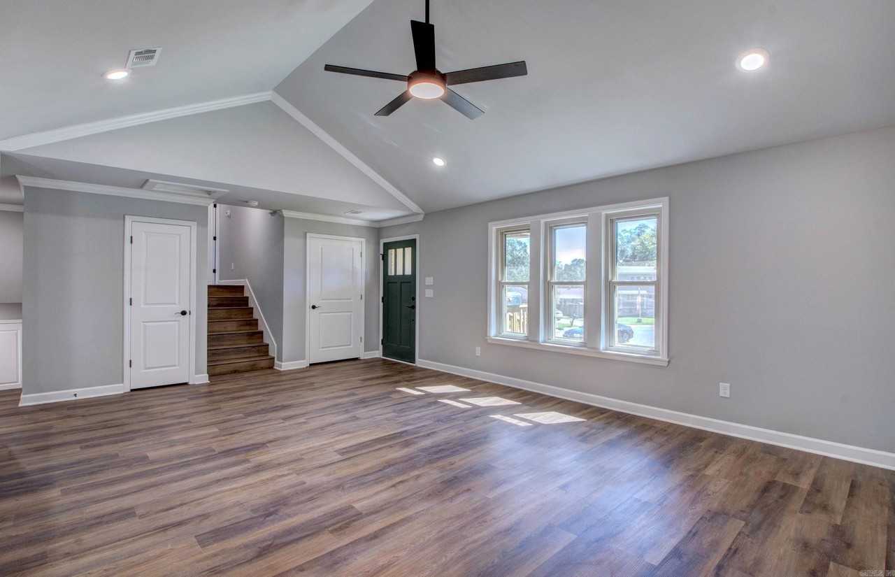 115 Halifax Cv - Photo 7 of 42