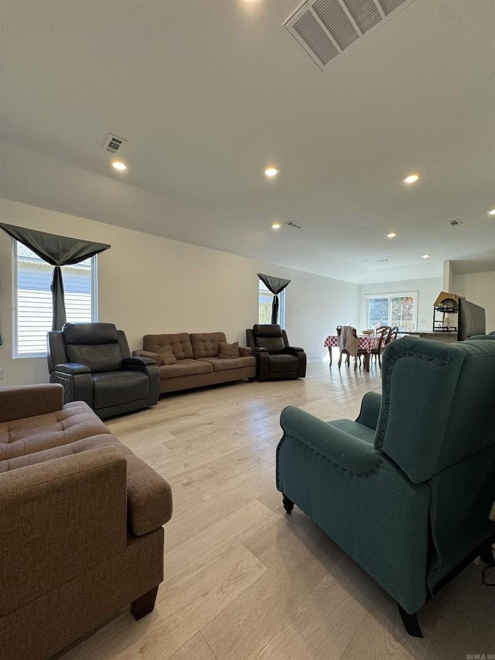 10920 Mason Dr - Photo 4 of 28