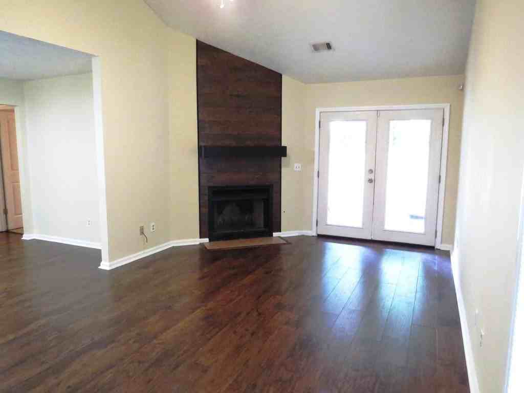 879 Arlington Drive - Photo 3 of 18