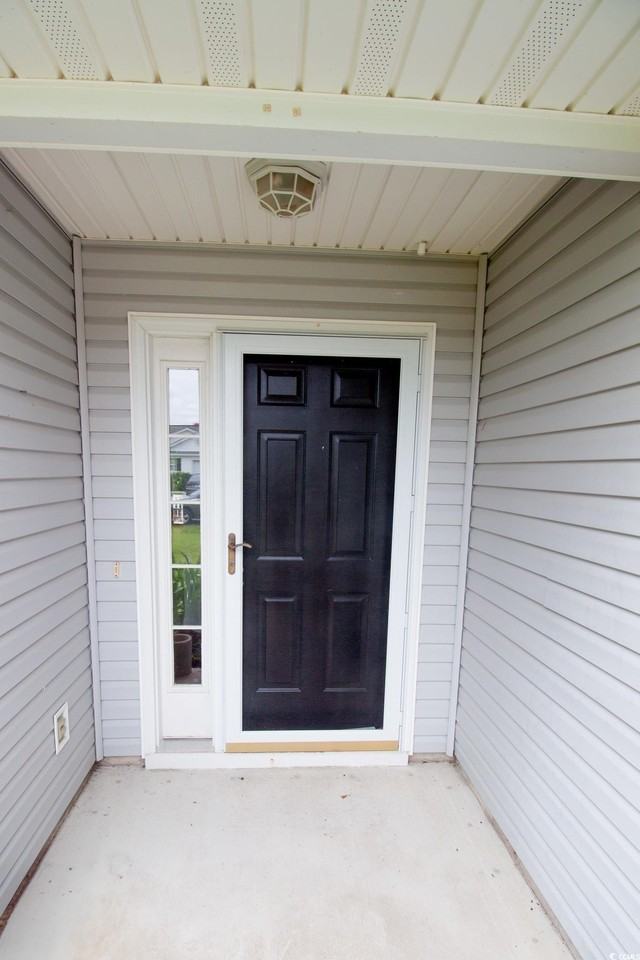 9490 Leeds Cir - Photo 3 of 26