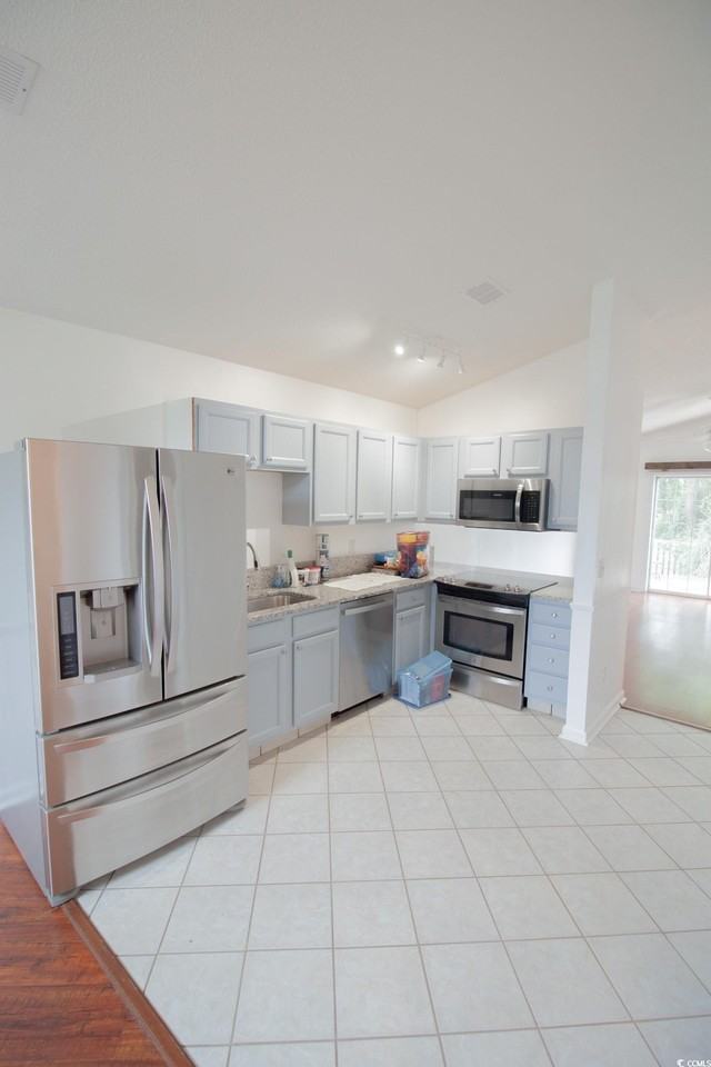 9490 Leeds Cir - Photo 5 of 26