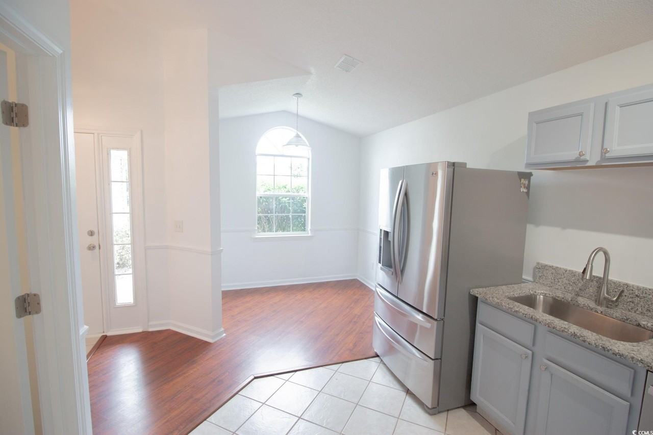 9490 Leeds Cir - Photo 6 of 26