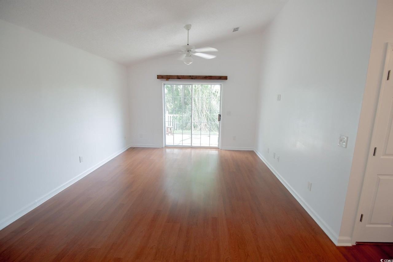 9490 Leeds Cir - Photo 7 of 26