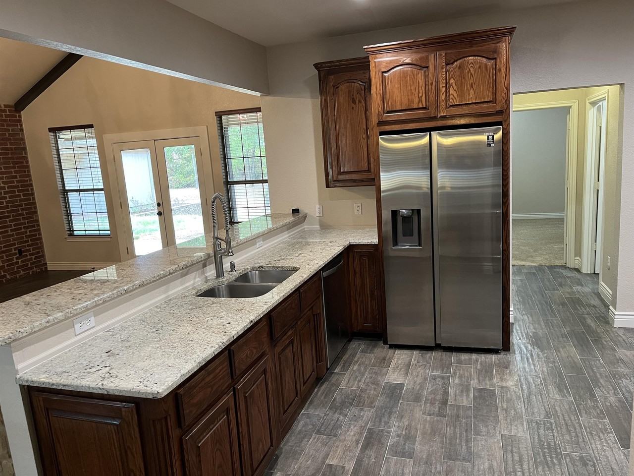 101 Oakwood Drive #1 - Photo 3 of 10