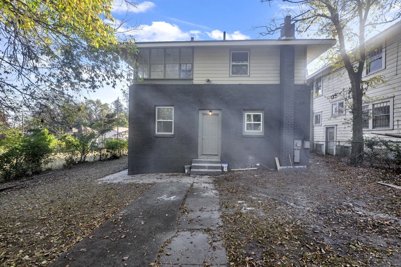 2348 Court R #1 - Photo 6 of 40