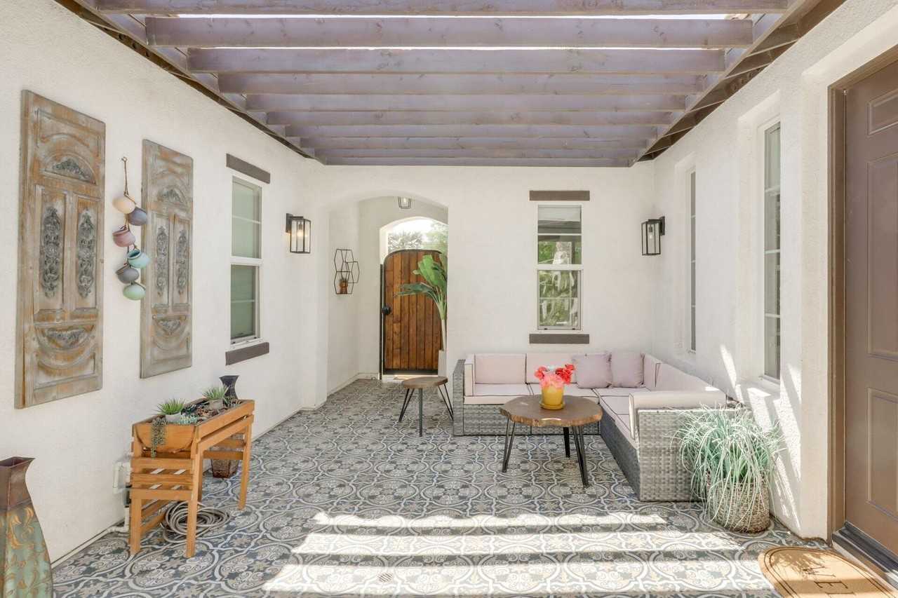 84644 Pavone Way - Photo 3 of 46