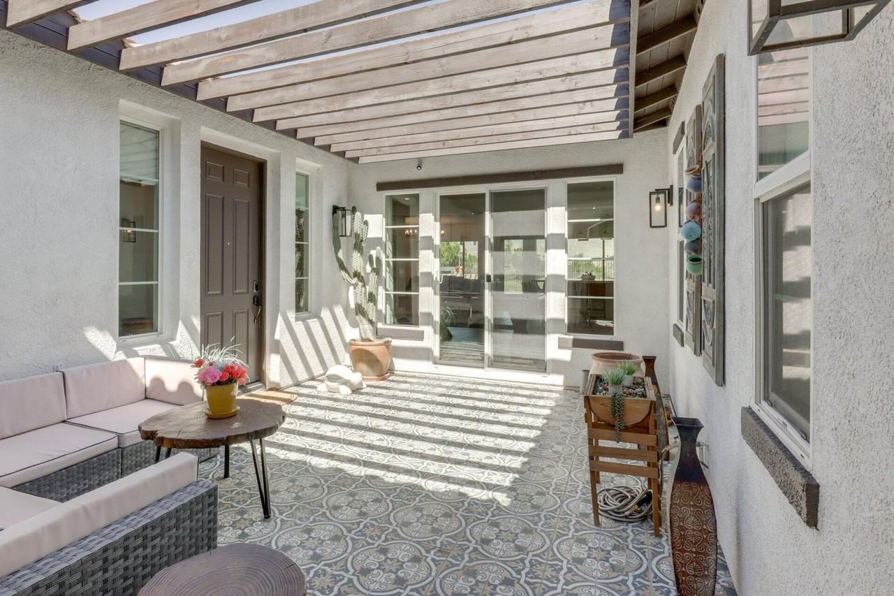 84644 Pavone Way - Photo 4 of 46