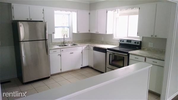 4135 Rivington St - Photo 2 of 10