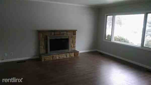 4135 Rivington St - Photo 3 of 10