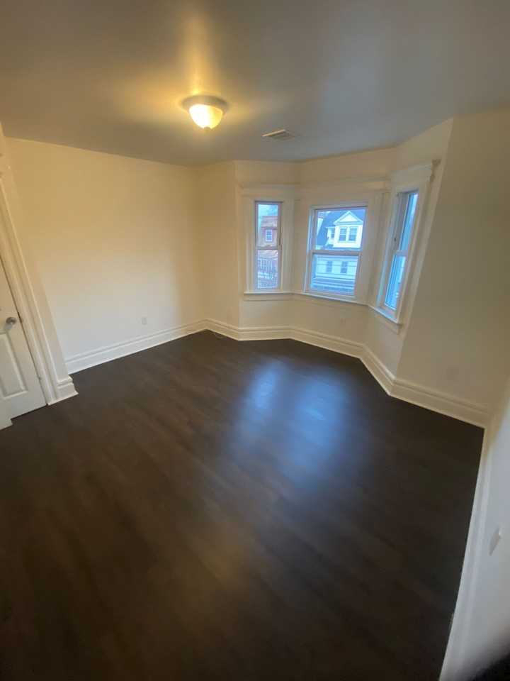 166 N 12th St #3 - Photo 3 of 19