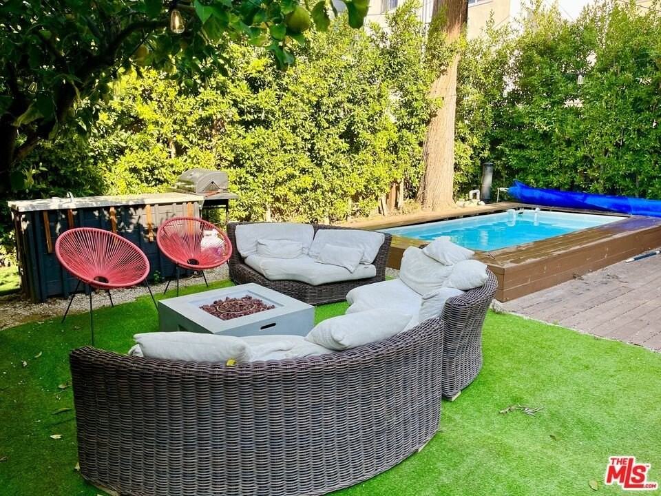 1006 North Crescent Heights Boulevard - Photo 2 of 34