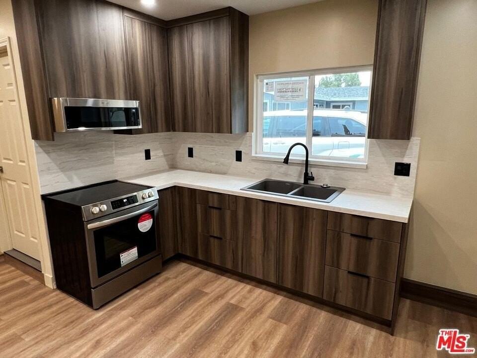 15049 Blackhawk St - Photo 4 of 14