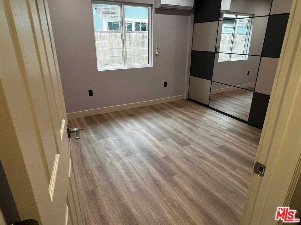 15049 Blackhawk St - Photo 6 of 14