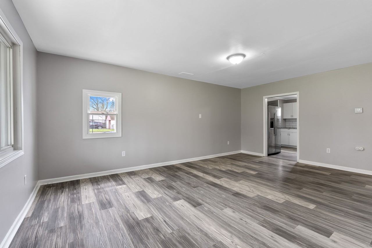 1635 Elaine Rd #1 - Photo 4 of 25