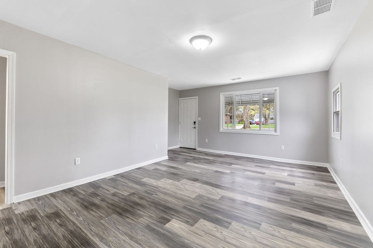 1635 Elaine Rd #1 - Photo 6 of 25