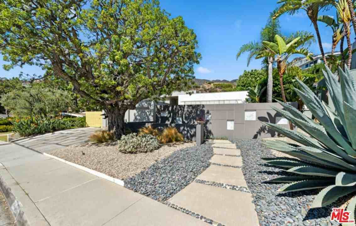 18105 Sandy Cape Dr - Photo 3 of 41