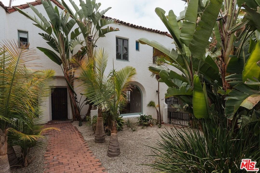 7464 Hollywood Blvd - Photo 3 of 44