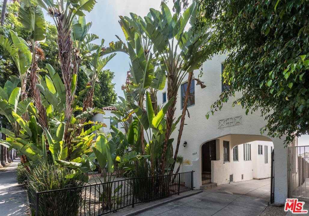 7464 Hollywood Blvd - Photo 4 of 44