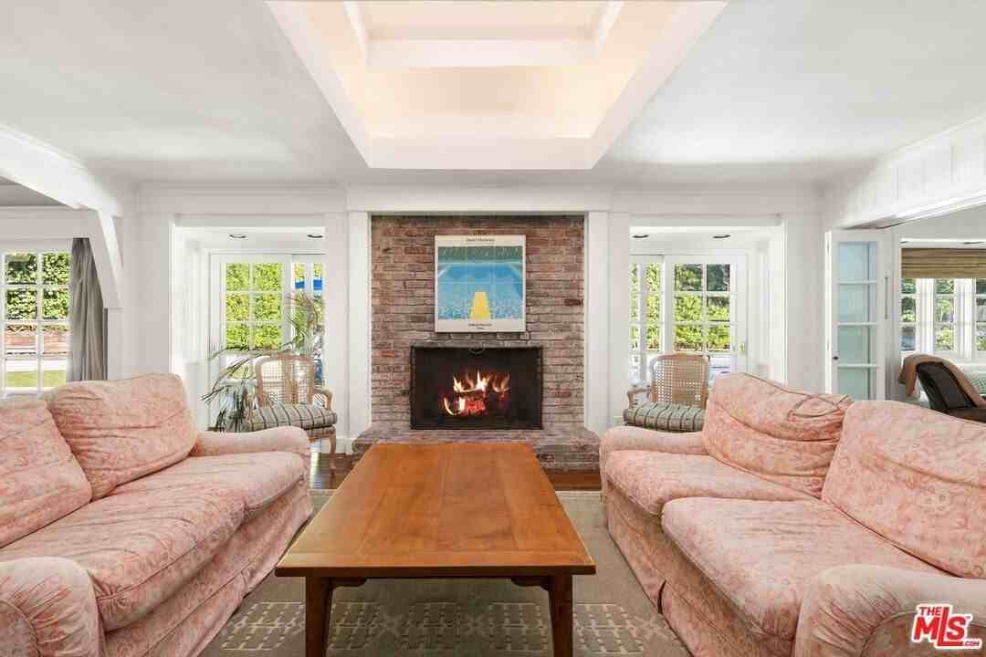 1456 Roscomare Road - Photo 5 of 21