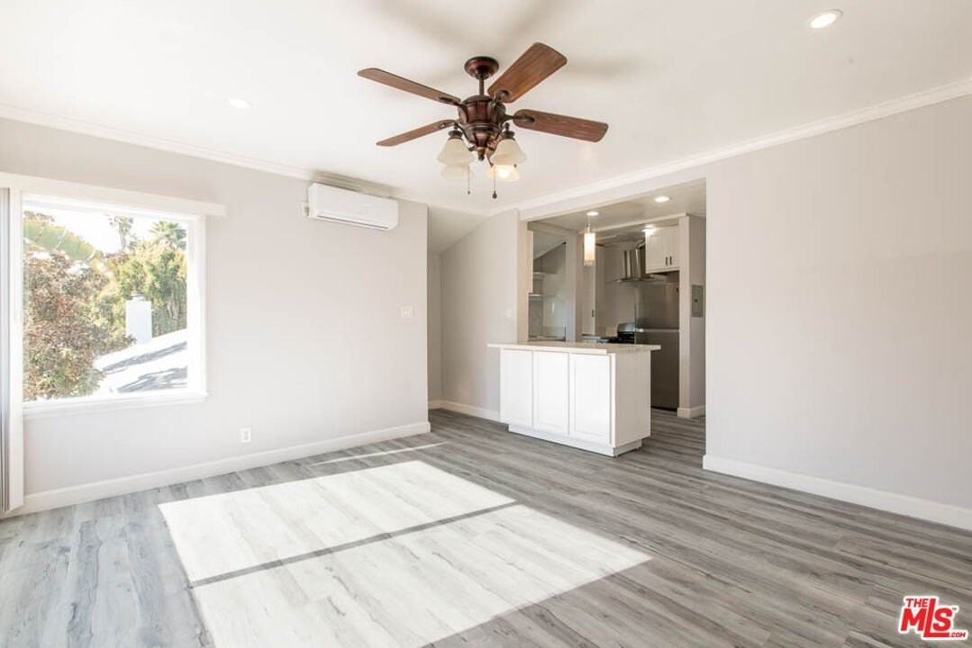 8525 Cadillac Ave - Photo 3 of 33