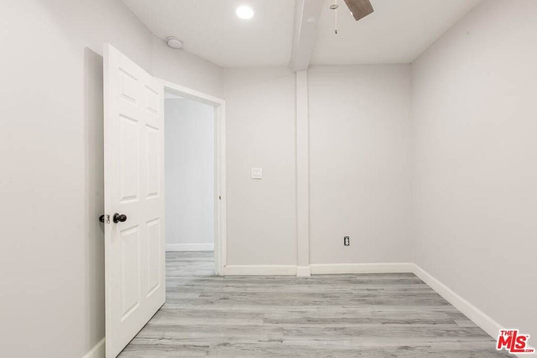 8525 Cadillac Ave - Photo 7 of 33