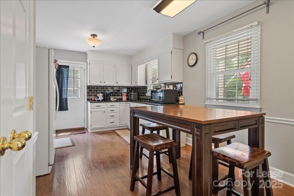 2224 Pinebrook Circle - Photo 3 of 8