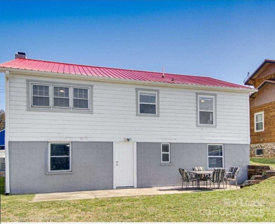 561 Depot St - Photo 4 of 19