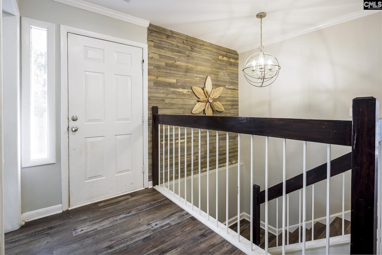 251 Shoreline Drive - Photo 2 of 30