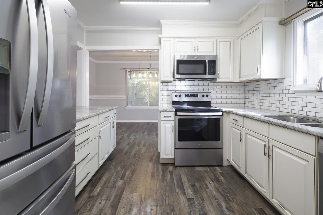 251 Shoreline Drive - Photo 4 of 30