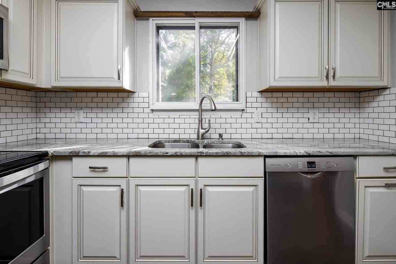 251 Shoreline Drive - Photo 5 of 30