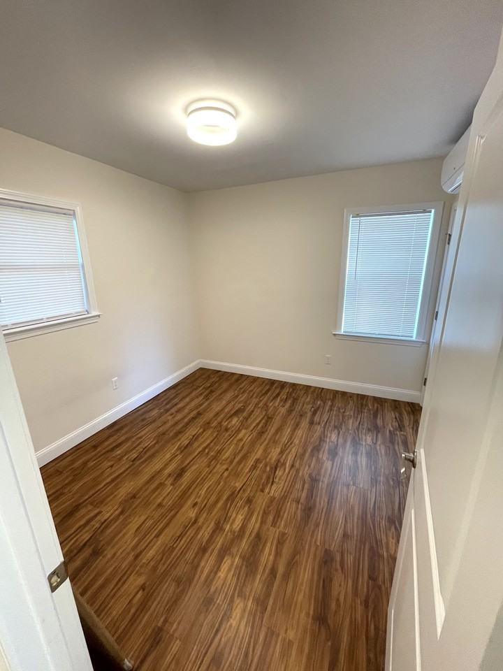 34 East Transit Street #2 - Photo 4 of 8