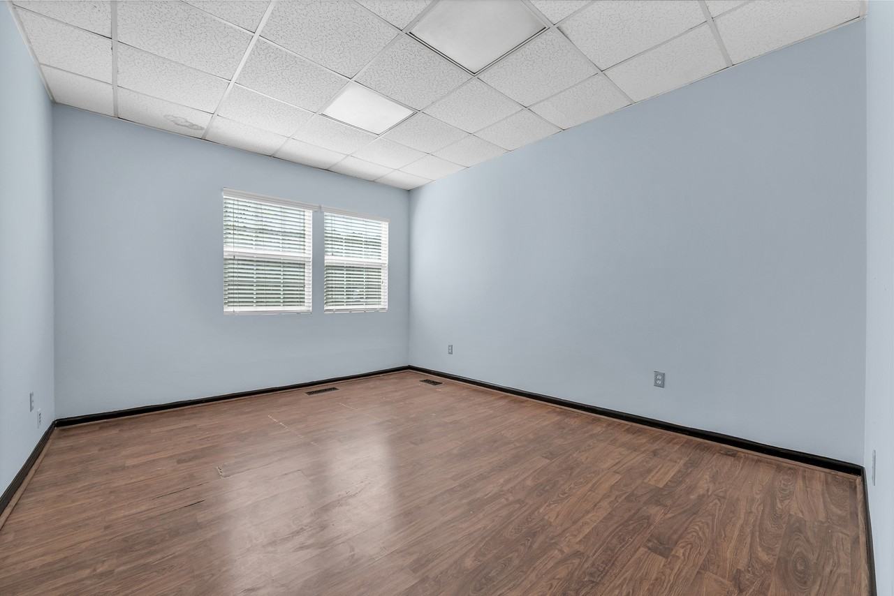 120 Vulcan Road - Photo 3 of 33