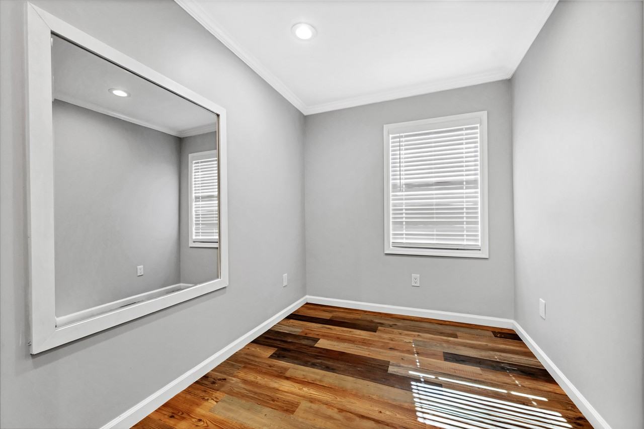 120 Vulcan Road - Photo 6 of 33