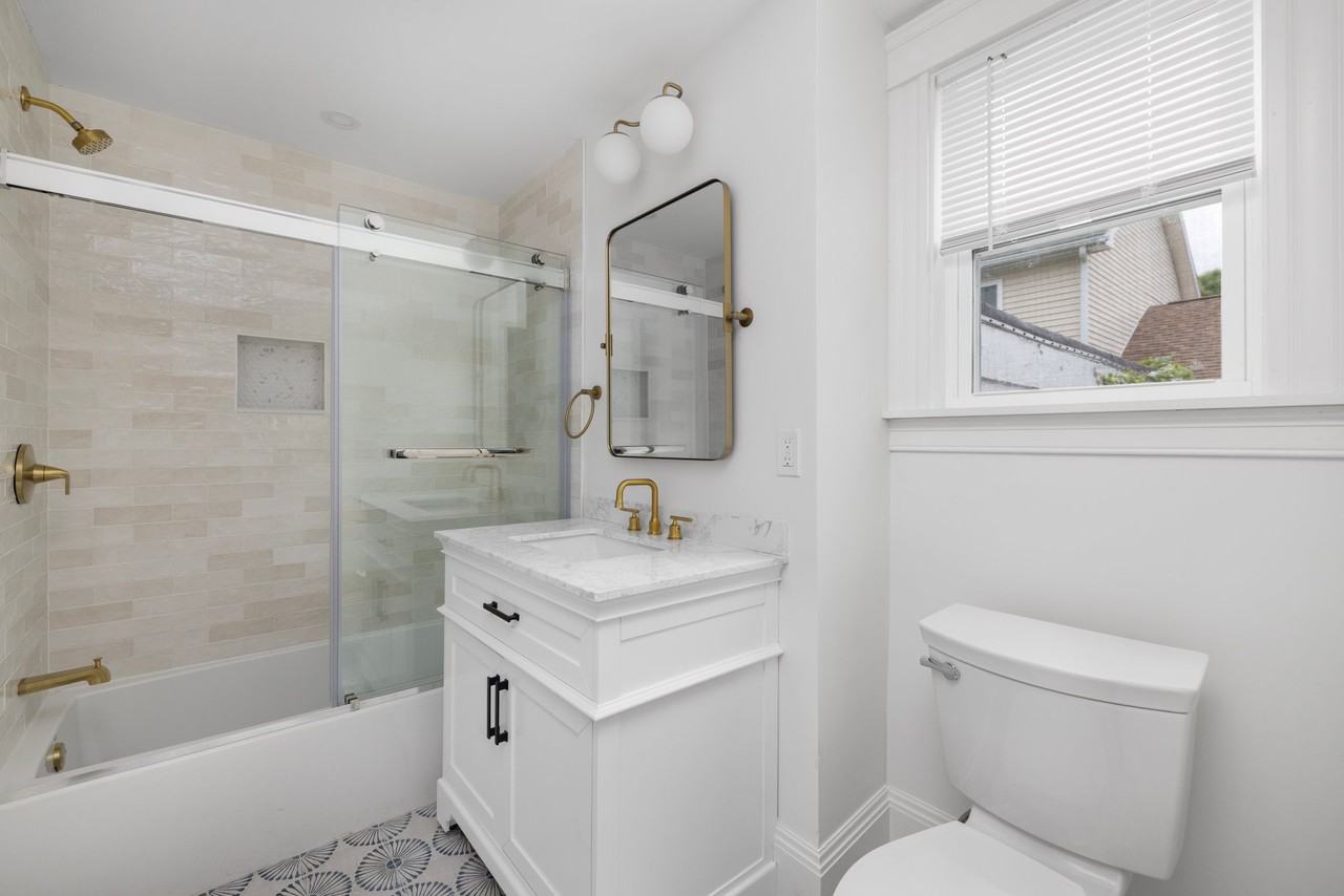 403 Morris Avenue #1 - Photo 7 of 11