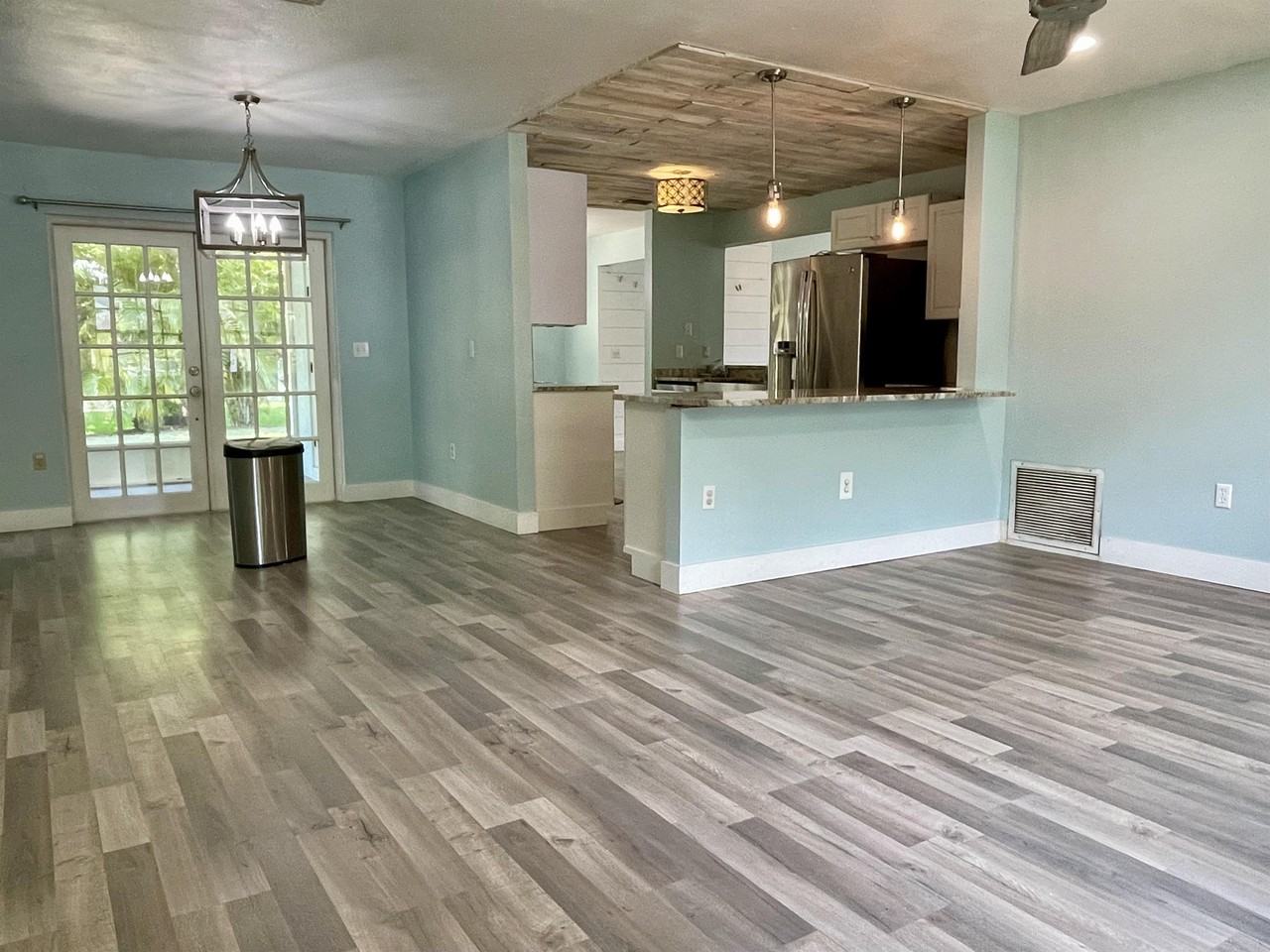 5610 29th Street Cir E #1 - Photo 5 of 46