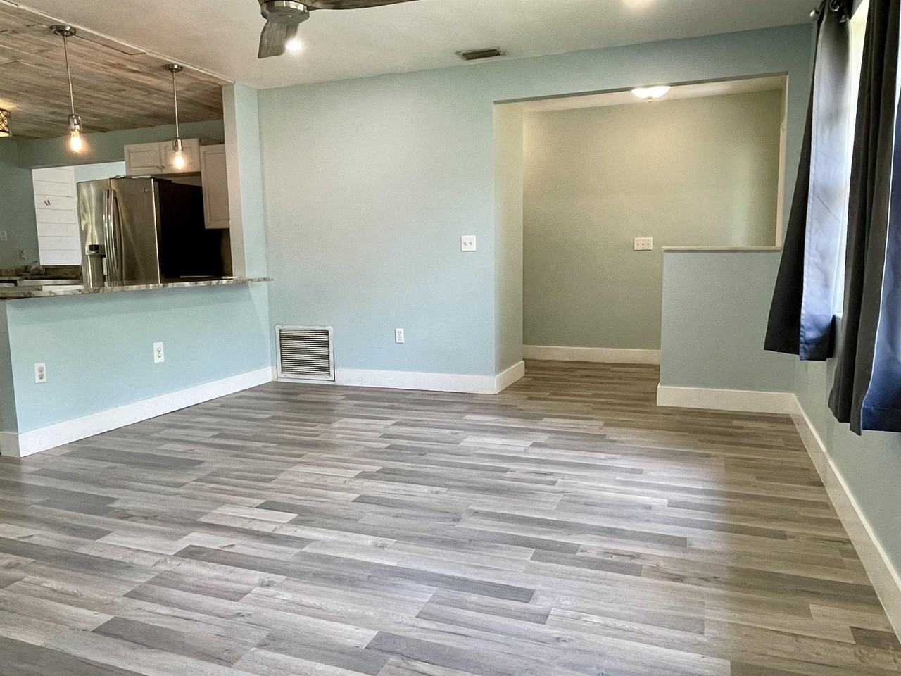 5610 29th Street Cir E #1 - Photo 6 of 46