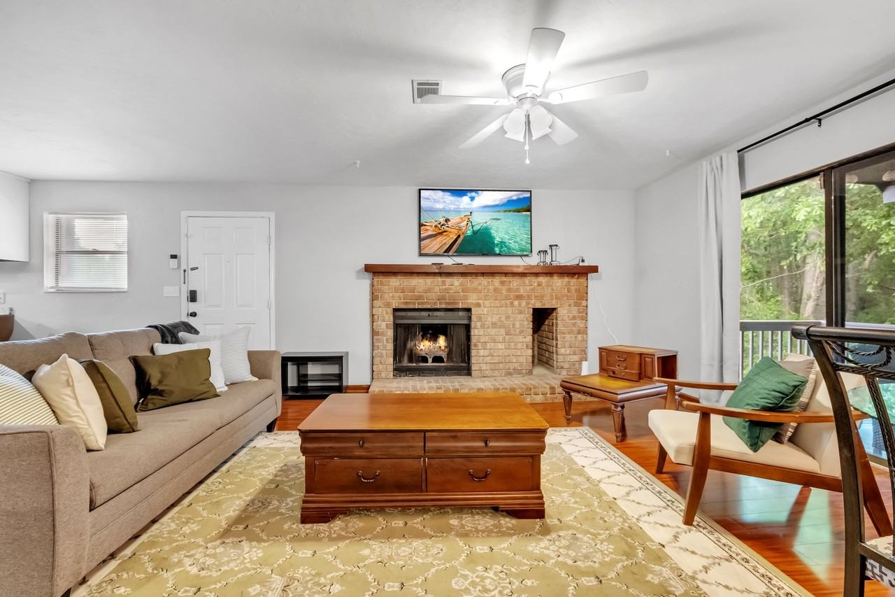 1942 Darryl Drive #1 - Photo 4 of 10