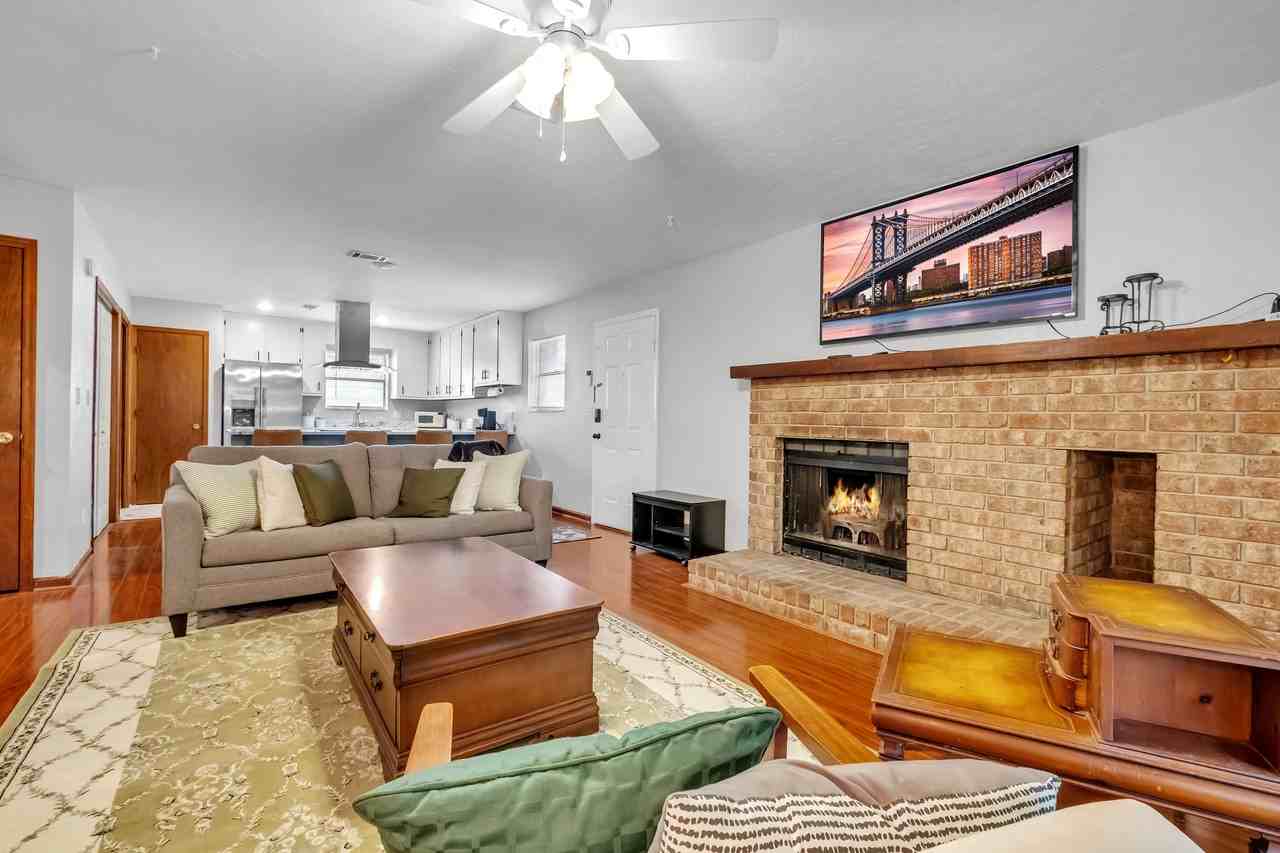 1942 Darryl Drive #1 - Photo 6 of 10