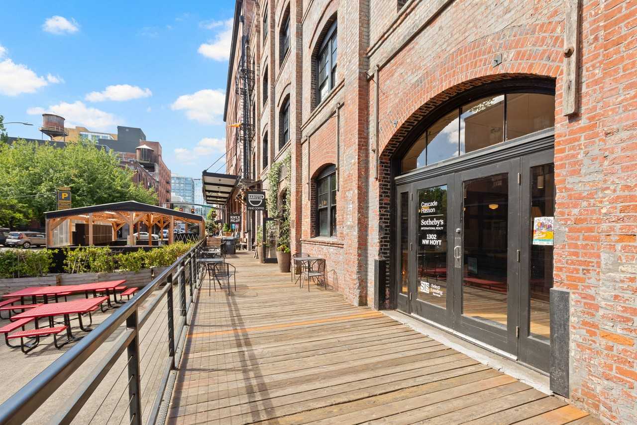 Portland St #411 - Photo 4 of 17