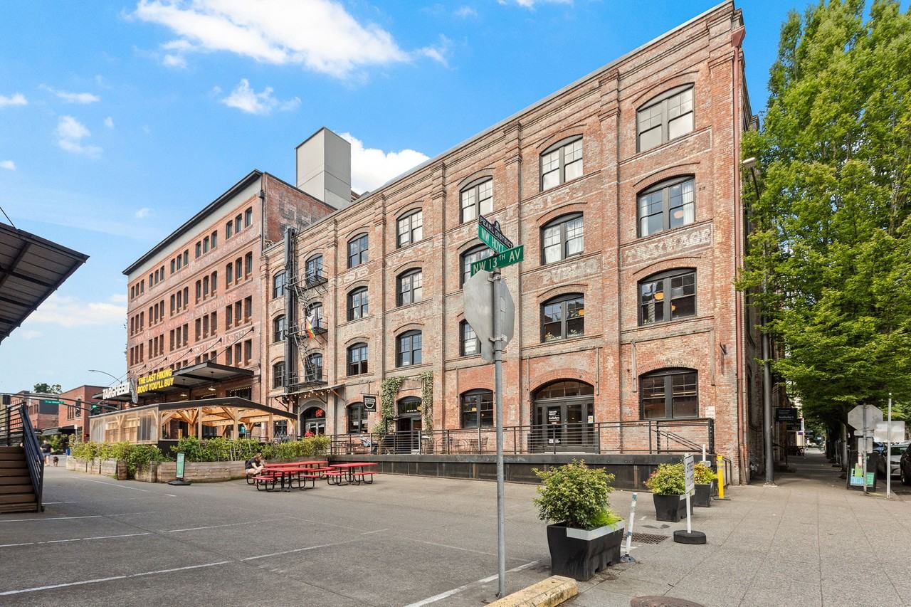 Portland St #411 - Photo 5 of 17