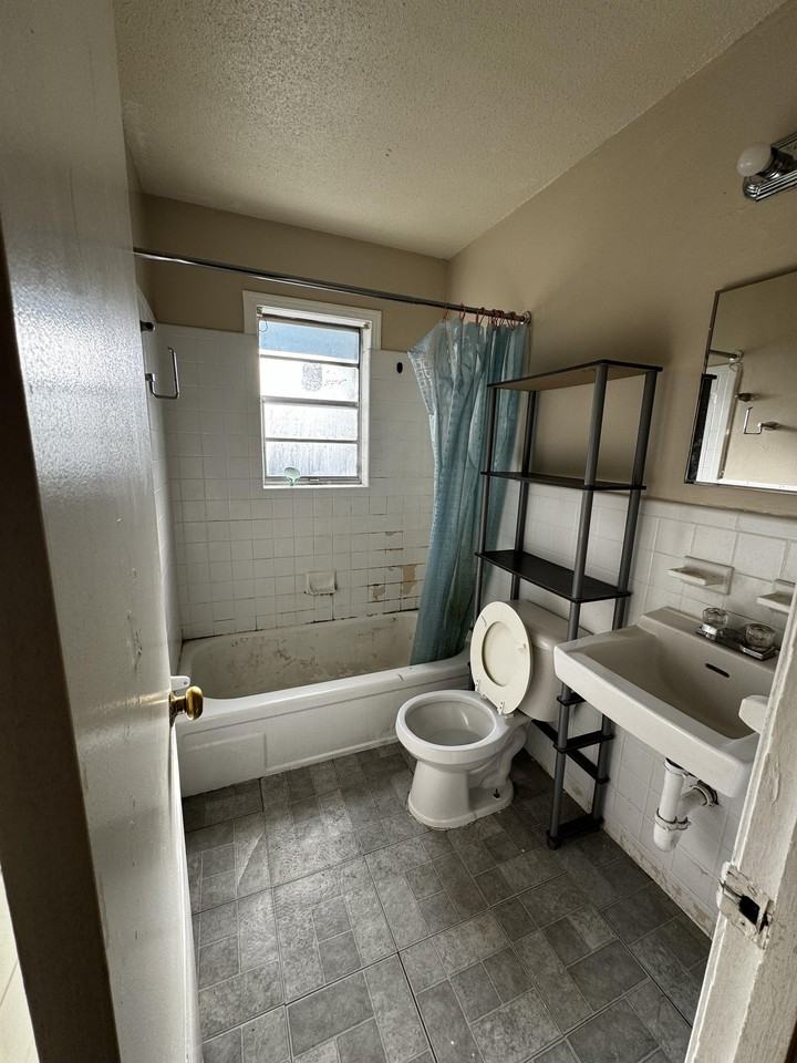 1379 Ferguson Road #3 - Photo 5 of 8