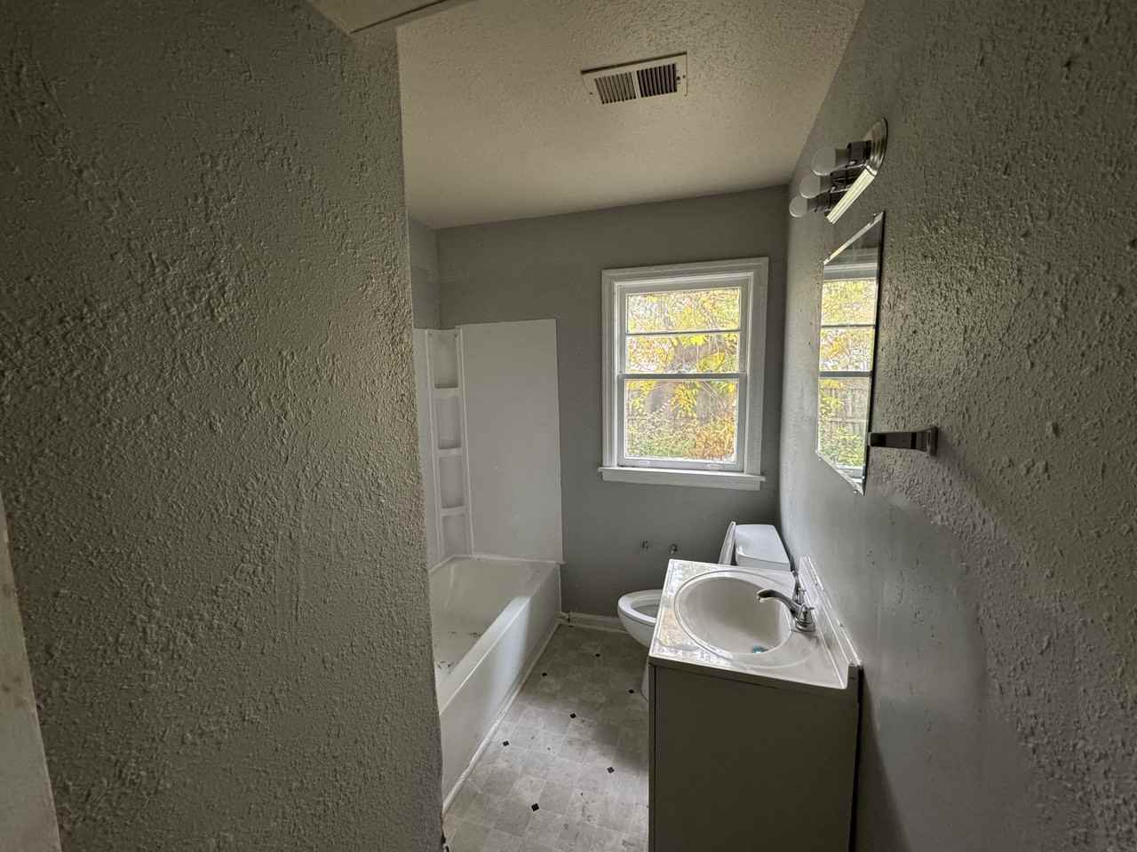 2458 N Kitley Ave #1 - Photo 3 of 7