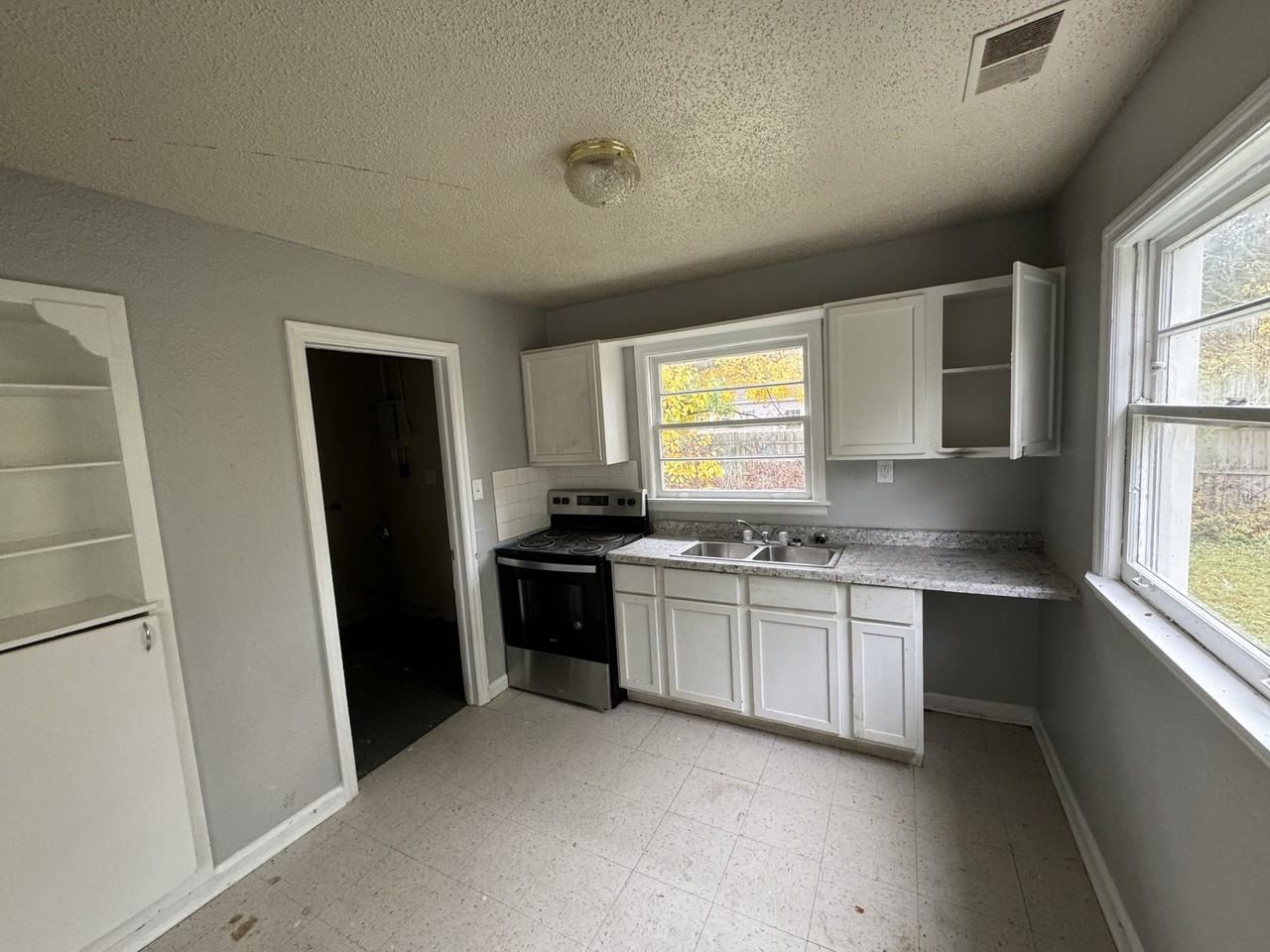 2458 N Kitley Ave #1 - Photo 6 of 7