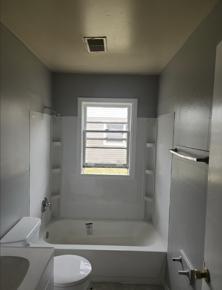 2115 North Kenyon Street #1 - Photo 2 of 6