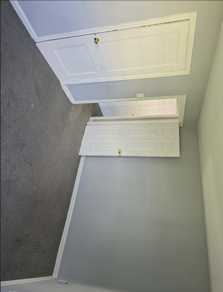 2115 North Kenyon Street #1 - Photo 4 of 6